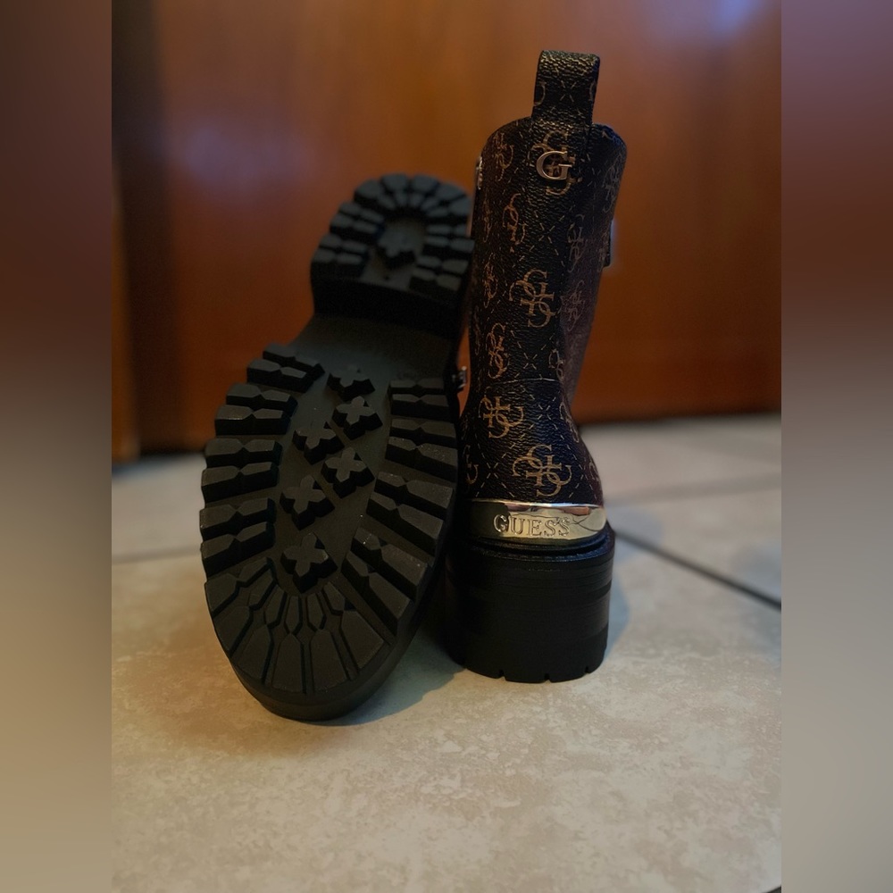 7M GUESS boots - Picture 6 of 8